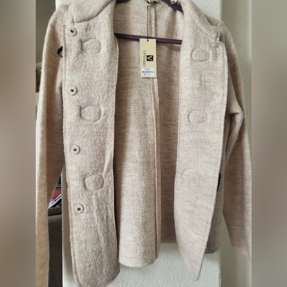 Jacket - Picture 4 of 4